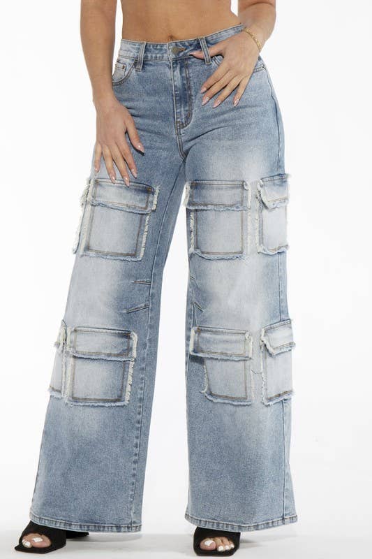 Multi-Pocket Distressed Cargo Wide Leg Jeans: Medium Wash / S